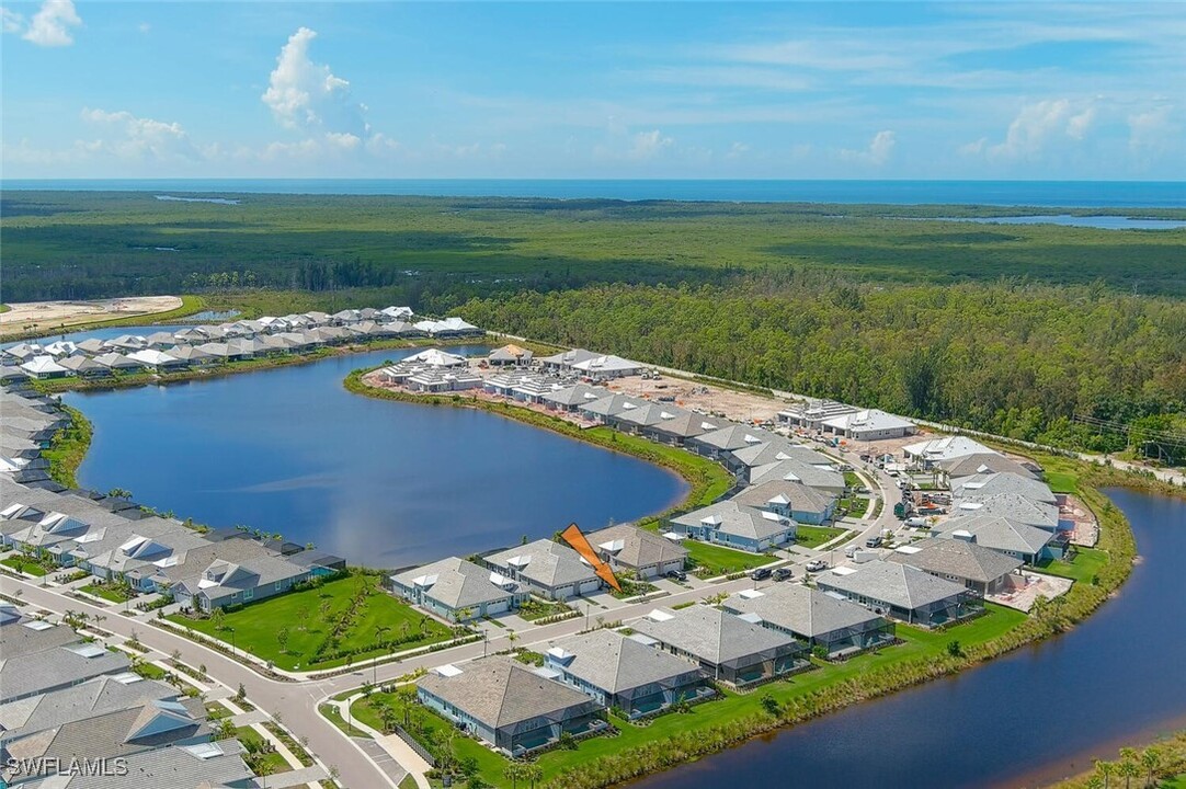 8777 Yucatan Ct in Naples, FL - Foto de edificio