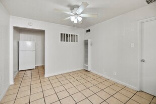 3914 Thomason Ave in El Paso, TX - Building Photo