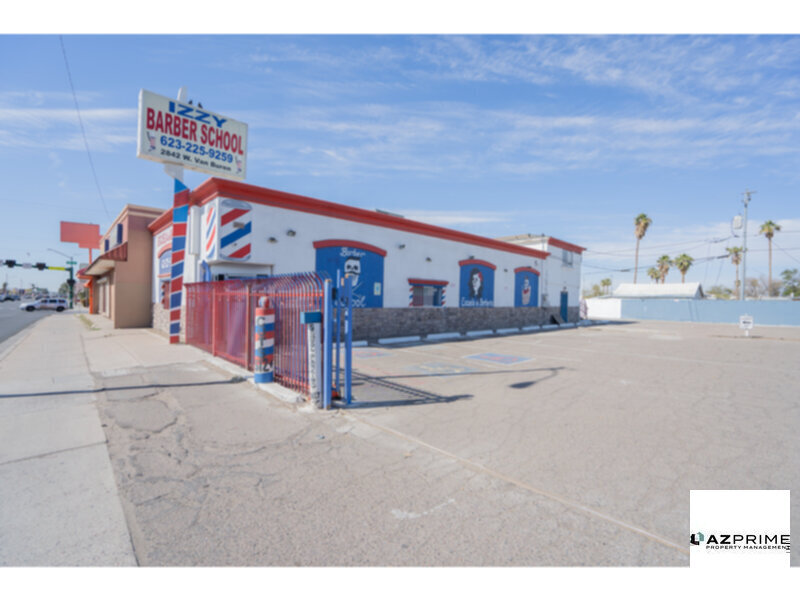 2842 W Van Buren St in Phoenix, AZ - Building Photo