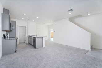 1049 San Anselmo Ln in Roseville, CA - Building Photo - Building Photo