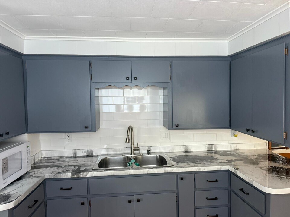 2311 N Averill Ave in Flint, MI - Building Photo