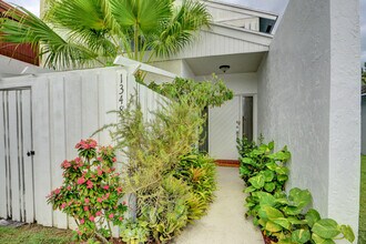 1348 The 12th Fairway in Wellington, FL - Foto de edificio - Building Photo