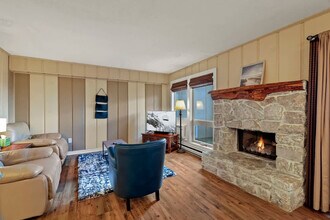 111 Courtside Ln in Beech Mountain, NC - Building Photo - Building Photo