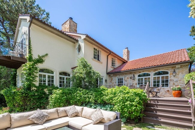 18 Club Dr in Southampton, NY - Building Photo - Building Photo