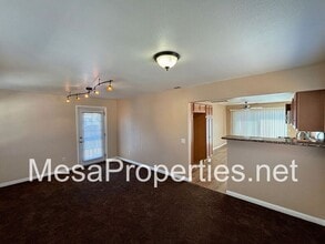 123 N 12th Ave in Upland, CA - Foto de edificio - Building Photo