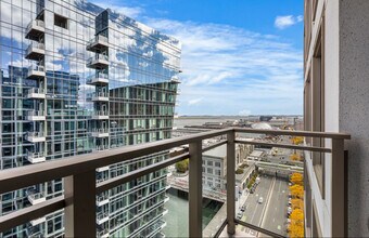 49 Melcher St, Unit 4A in Boston, MA - Building Photo - Building Photo