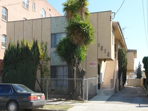 1212 N Edgemont St SE in Los Angeles, CA - Building Photo - Building Photo