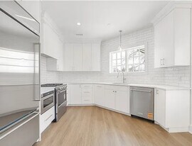 445 Ramapo Valley Rd in Oakland, NJ - Building Photo