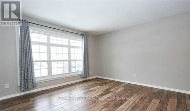 323 Centre St in Shelburne, ON - Building Photo - Building Photo