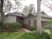 45 Bay Tree Ct E in St. Simons Island, GA - Foto de edificio - Building Photo