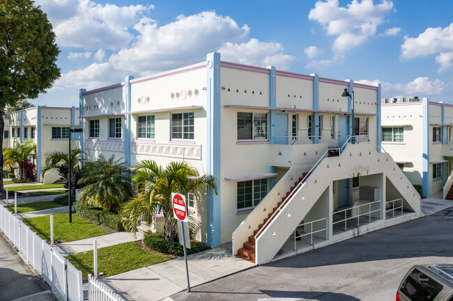 Joe Moretti II Apartments in Miami, FL - Building Photo - Building Photo