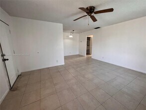 410 SE 4th Ave in Hallandale Beach, FL - Building Photo - Building Photo