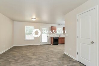 2313 Deerbrook Frst Ln in Greensboro, NC - Building Photo - Building Photo