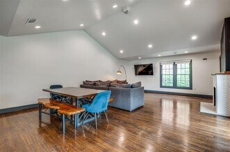 6922 San Mateo Blvd in Dallas, TX - Building Photo - Building Photo