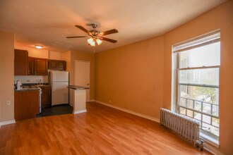 910 Lawrence in Chicago, IL - Building Photo - Building Photo