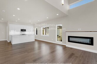 4089 SE 68th Ave in Hillsboro, OR - Building Photo - Building Photo