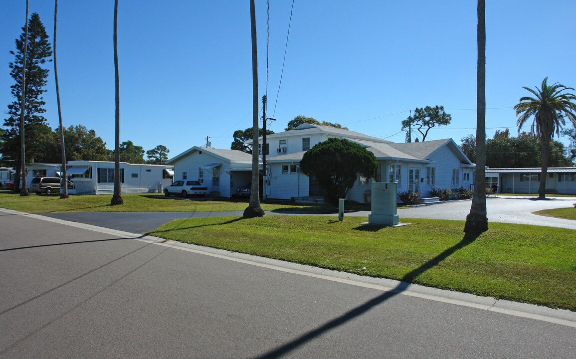 301 52nd Ave N in St. Petersburg, FL - Building Photo