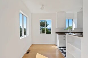 2001 N Alvarado St, Unit 2001 in Los Angeles, CA - Building Photo