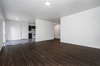 303 Annawood Dr in Yukon, OK - Building Photo - Building Photo