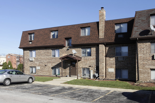 517 W Dempster St in Mount Prospect, IL - Building Photo - Building Photo