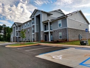 Peaks of Dahlonega in Dahlonega, GA - Foto de edificio - Building Photo