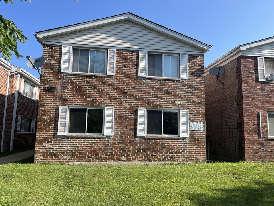710 W 111th St-Unit -#1 in Chicago, IL - Building Photo