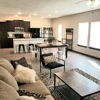 807 South Ave, Unit B in Springfield, MO - Building Photo