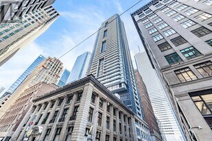 70 Temperance St in Toronto, ON - Building Photo