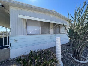 2106 Hermosa Dr in Bullhead City, AZ - Building Photo - Building Photo