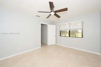10537 NW 11th St, Unit 202 in Pembroke Pines, FL - Building Photo - Building Photo