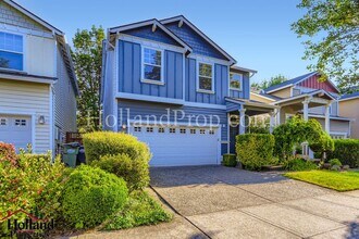 5639 NE Hidden Creek Dr in Hillsboro, OR - Building Photo - Building Photo