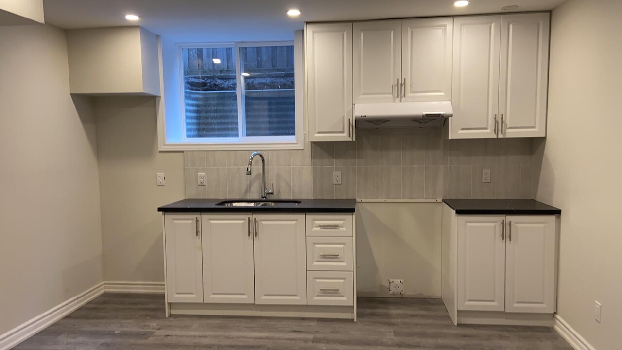 21 Lynedock Crescent in Toronto, ON - Building Photo