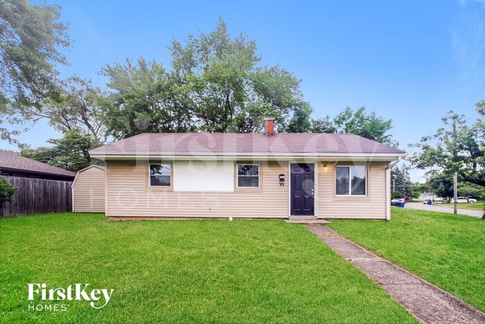 4905 Barlow Dr in Lawrence, IN - Building Photo