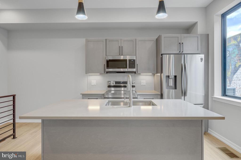1205 S 15th St in Philadelphia, PA - Building Photo