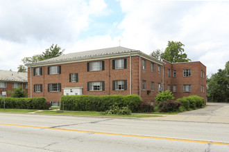 3708 Warrensville Center Rd in Warrensville Heights, OH - Building Photo - Building Photo