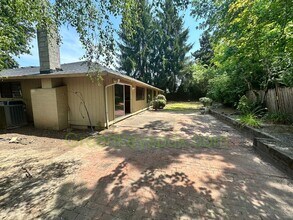 12150 SW Keas Ct in Beaverton, OR - Building Photo - Building Photo