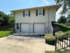 6119 Cottonwood Dr in Shawnee, KS - Building Photo - Building Photo