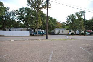 Westwood Mobile Home Park in Irving, TX - Building Photo