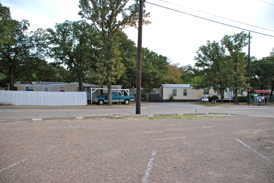 Westwood Mobile Home Park in Irving, TX - Building Photo