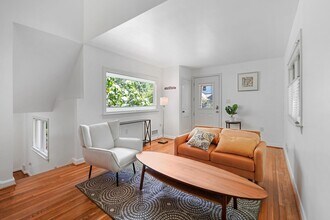 925 Sligo Creek Pkwy in Takoma Park, MD - Building Photo - Building Photo