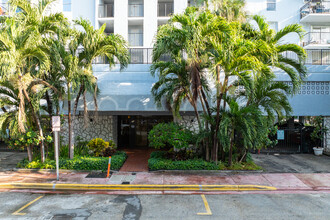 Bay Court Tower in Miami Beach, FL - Building Photo - Building Photo