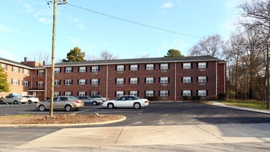 Lancaster Manor in Lancaster, SC - Building Photo - Building Photo