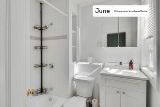 Private bedroom in 4 bed/1 bath Home in Boston, MA - Building Photo - Building Photo