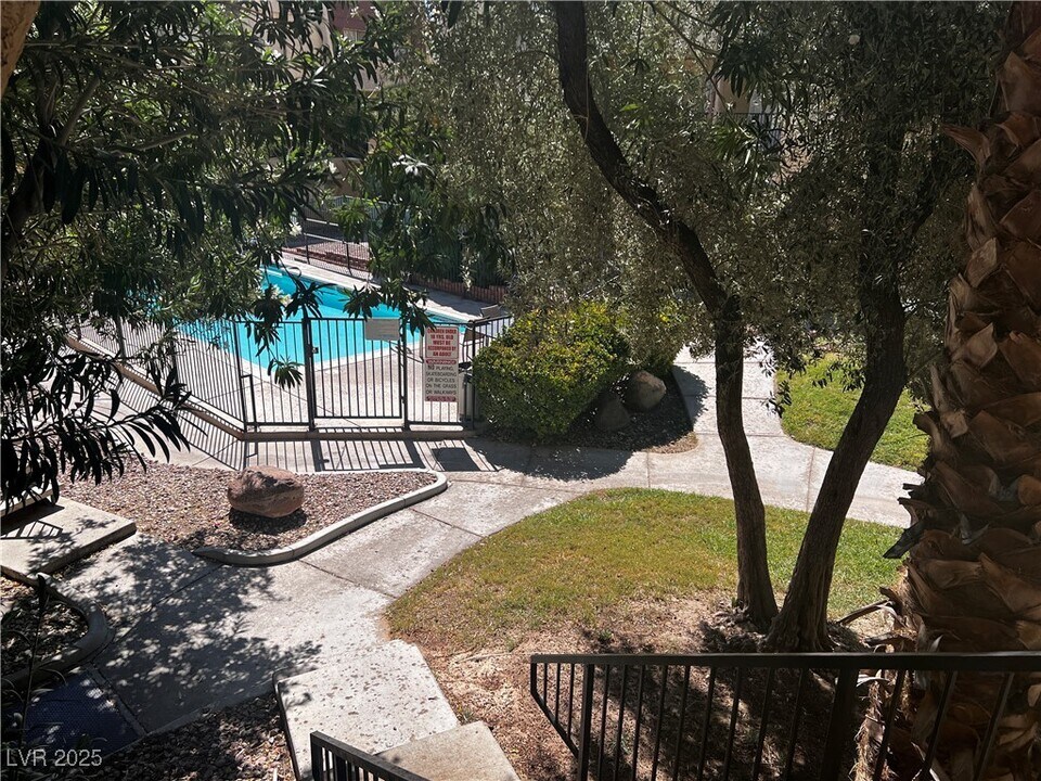 1303 Darlene Way in Boulder City, NV - Building Photo