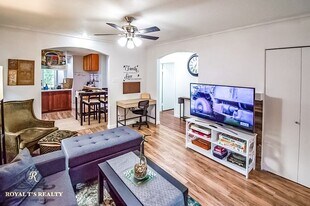 707 Sprucewood Ln in San Antonio, TX - Building Photo