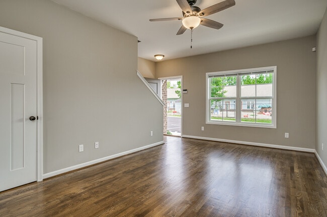 140 Edgington Dr in Cookeville, TN - Foto de edificio - Building Photo