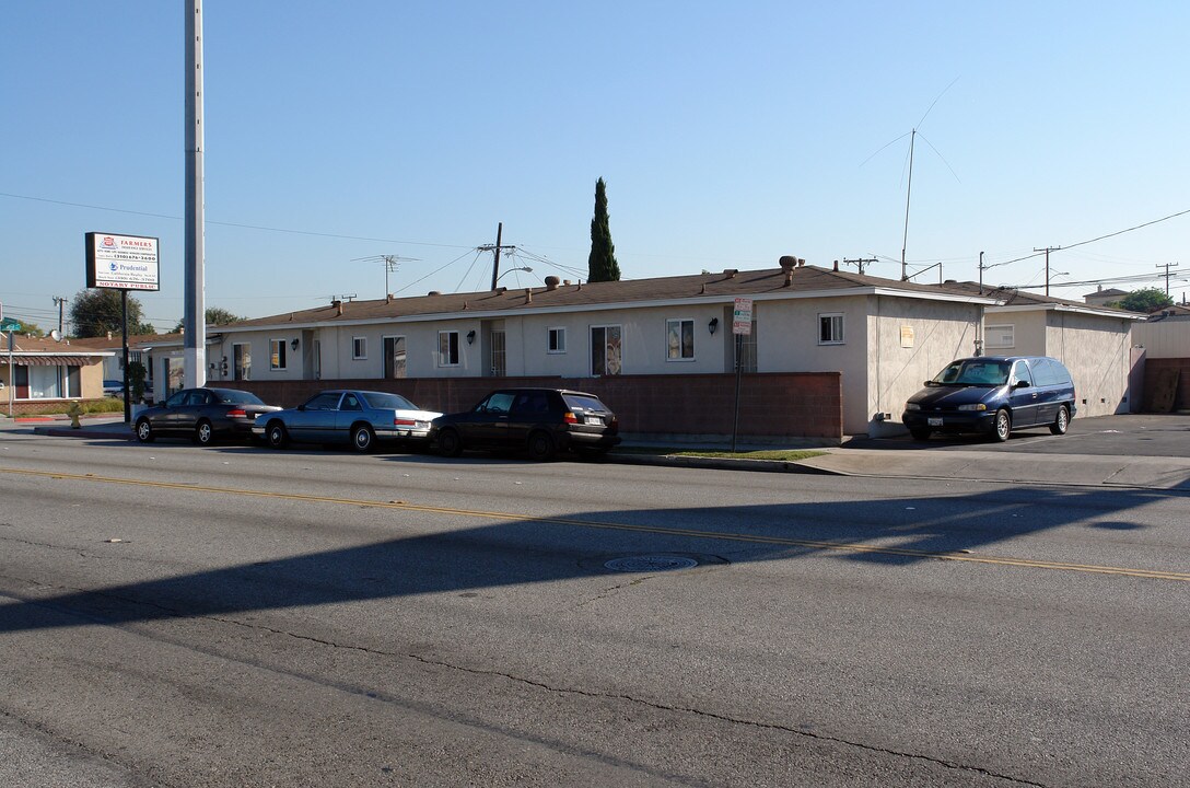 14100 Inglewood Ave in Hawthorne, CA - Building Photo