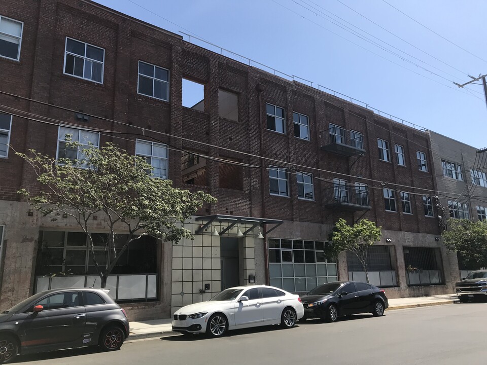 500 Molino St in Los Angeles, CA - Foto de edificio