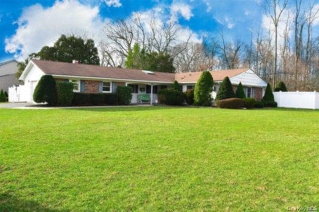 property at 2 Holyoke Ln