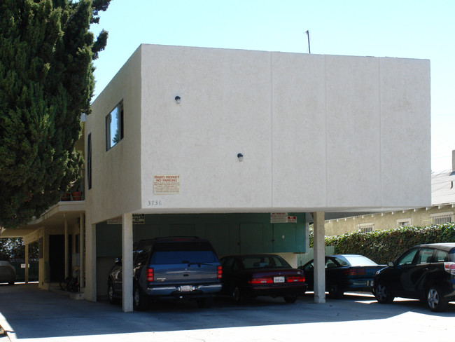 3736 Glendon Ave in Los Angeles, CA - Foto de edificio - Building Photo